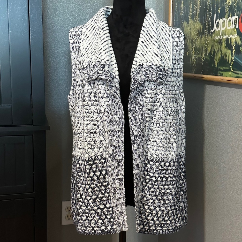 Chico's Sweater Vest Women Size 1 Medium White Blue Ombre Open Front classic